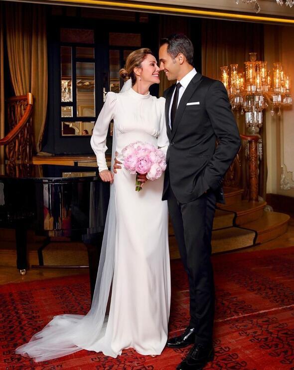 Cenk Kpeli haberlerle ilgili olarak 'Anne ve babamla yaknda tanacaklar, evliliimizde sorun yok' dedi.