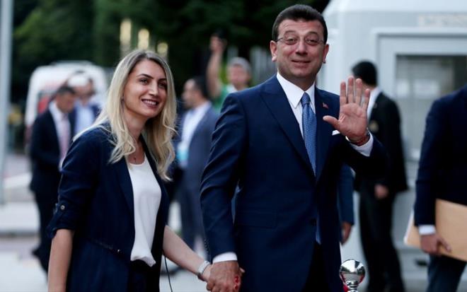 Alacaklar : 3 milyon 600 lira bir inaat irketinden  <br>  Hisseler : -mamolu n. Tic. ve San. Ltd. irketi&#8217;nin yzde 60 hissesi  -SSB Gayrimenkul A&#8217;nin yzde 100 hissesi