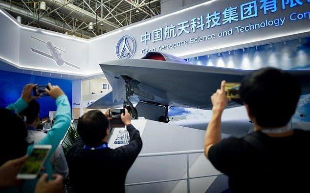 N 'UAN KALANKOF'U GRCYE IKARDI  <br>  in Havaclk ve Uzay Bilimleri Enstits (CASC) tarafndan gelitirilen CH-7 grcye kt.    Silah olarak AK-47'ye ev sahiplii yapan drone'a 'uan Kalanikof' lakab takld.