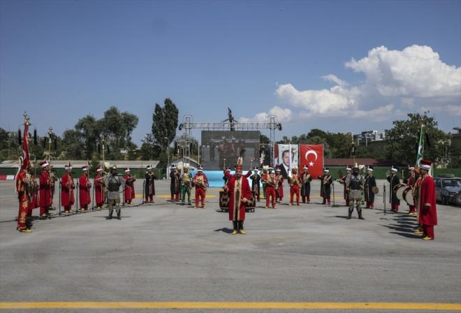 FIEP Toplants Heyet Bakan Albay Oussoren program sonunda yapt konumada, etkileyici bulduu tatbikat dolaysyla jandarma personeline teekkr etti.