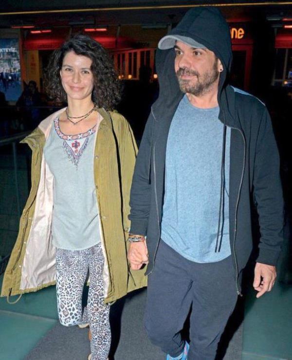 Bu demode romantizmde ortam olduun iin teekkr ederim. Sen tabii ki yeni arklar yazacaksn. Artk iimde ne fke, ne en ufak bir pimanlk; her damla gzyama ziyadesiyle dedin. yi ki dodun da, sana ak oldum''