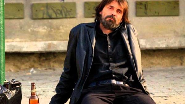 Behzat . Bir Ankara Polisiyesi, Emrah Serbes'in ayn isimli romanndan esinlenerek ilk blm 19 Eyll 2010 Pazar gn Star TV'de yaymlanmt.