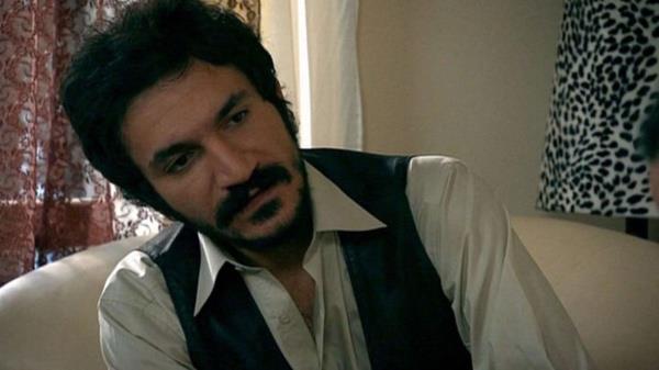 Fragmanda Hayalet'in solcu olduu gerekesiyle 15 Temmuz sonras Kanun Hkmnde Kararname ile polislikten atld bilgisi veriliyor.