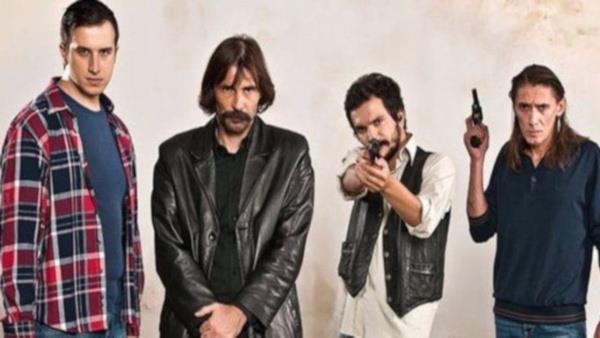 Efsane diziye getiimiz gnlerde Kemal Burak Alper, Hseyin Sevimli ve lkyaz Arslan'nda katlaca renildi.