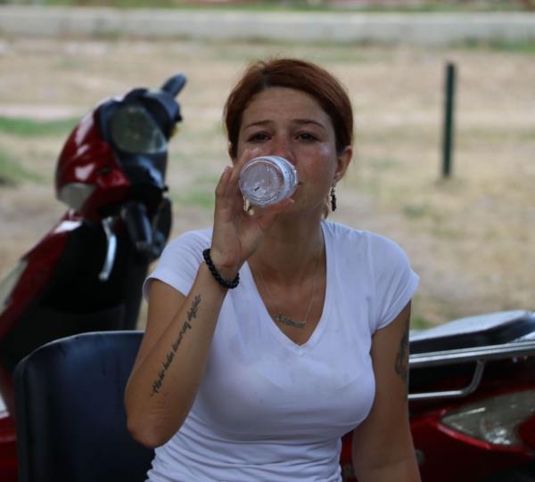 Salk ekipleri tarafndan sakinletirici verilen gen kz yaadklarnn okunu uzun sre zerinden atamad.