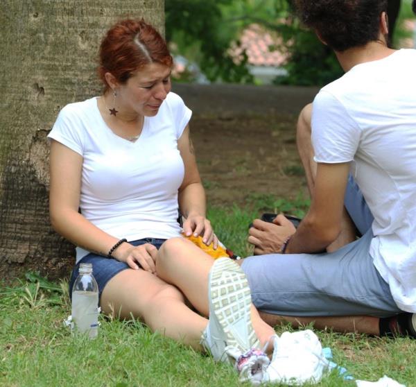 Bu srada gen kzn yaknndaki banka 20 yalarnda iki gen oturdu.