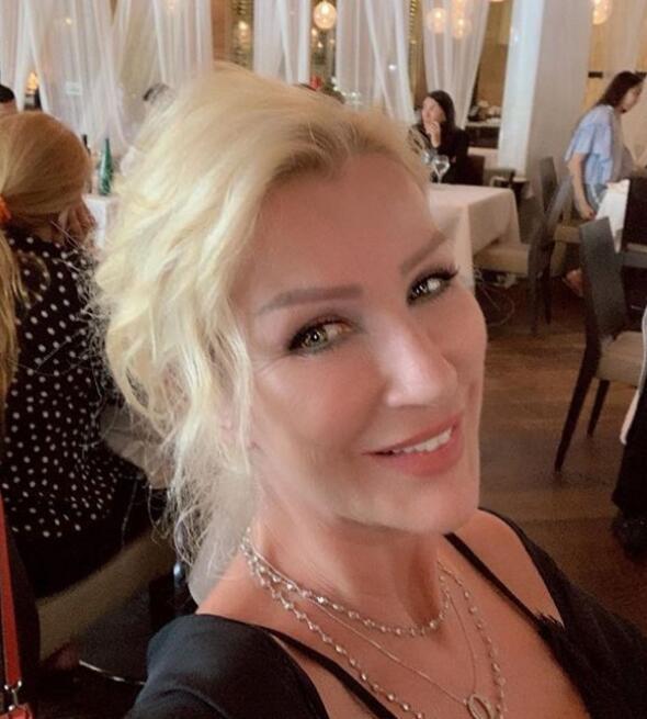 * Mutlaka ki bir erkee param gemitir. Helali ho olsun. Onlarn da bana gemitir. Benim hesabm kitabm belli bir yaa kadar annemdeydi. imdi oluma devrettim.