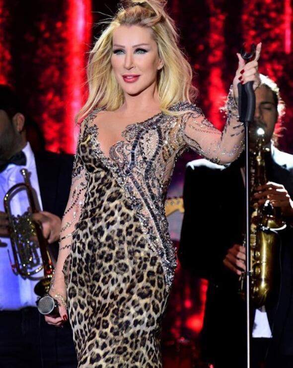 * Uzun zamandr tantm erkeklerden T.C. no istiyorum. 'Ayp olur' diyorlar, onlar yalan sylyor ayp olmuyor ben yapnca m olacak!