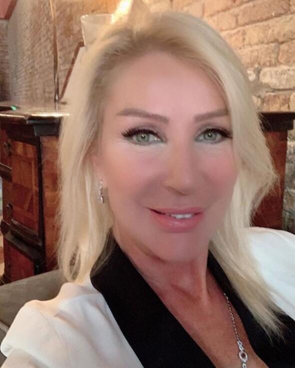 * Hi kimenin ekmeiyle oynamadm.Bir ey duyduunuzda 'Seda bunu yapmaz' diyebilmelisiniz. Beni o kadar tanyorsunuz!    * En son evimi tarken ok sinirlendim. 2 gn st ste reklam ekimim var. Konserlerim var, O Ses Trkiye balyor. Yemekteyiz balyor. Bir de ev tamaya alyorum... ok gerildim!