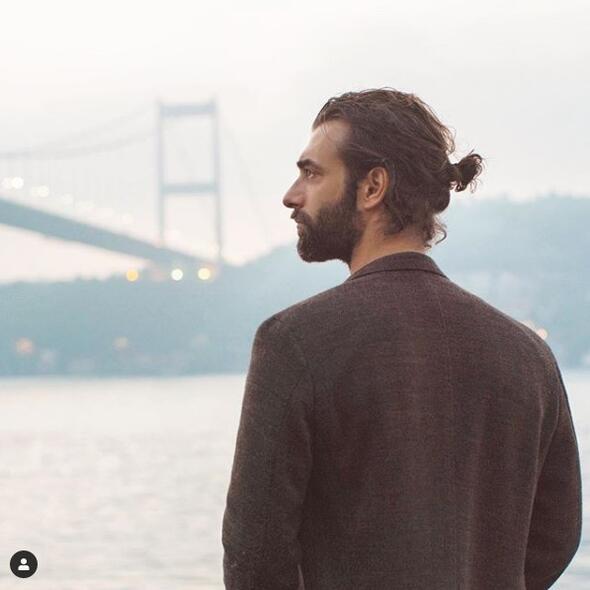 Burin Terziolu'ndan saatler sonra lker Kaleli de Boaz manzaral fotorafn sayfasnda yaynlad.