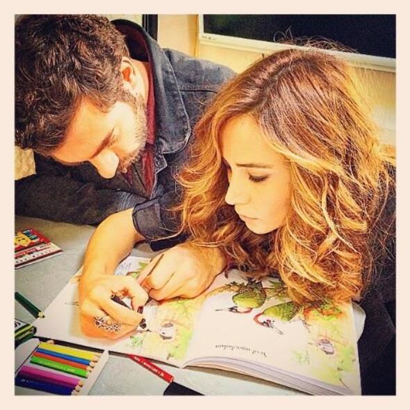 Fotoraflarn ayn ayla ekilmi olmas 'bartlar m?' sorusunu akllara getirdi.