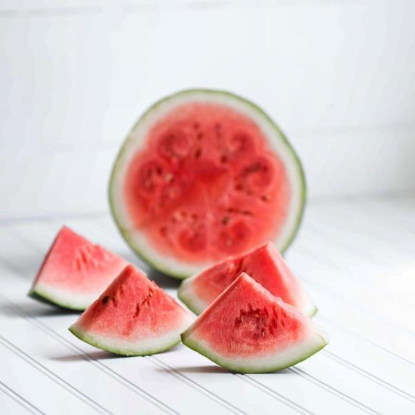 Susuzlua aredir.  <br>erdii kolin sayesinde hafzay glendirmektedir.  Kas arlarn azaltp, egzersiz soras toparlanma sresini ksaltmaktadr.  Cildi nemlendirip, sa hcrelerini gelitirmektedir.