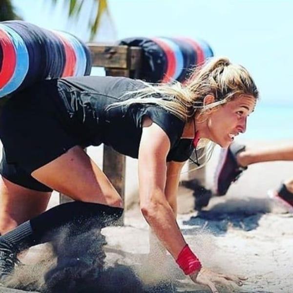 Yar finalde kim elendi:   <br>  Survivor yar finalde iki defa sms oylamas yapld. Yar finale kalan Emre, Seda, Yusuf ve Okay arasndan iki isim veda etti. Emre ilk elenen yarmac olurken, Okay ise son oylamada yarmaya veda etti.