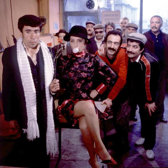 Eski Yeilam oyuncularnn ekranda olmas gerek. u an ben mesleimi yapmak isterim. ocuum byd artk iimi yapmak istiyorum.