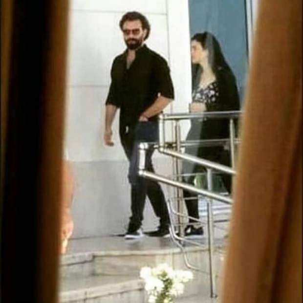 nl oyuncu Demirci'yi oyuncu arkada zge Yaz'da bir an olsun yalnz brakmyor. Oyuncunun hayranlar sosyal medyadan ikilinin hastane nndeki hallerini paylat.