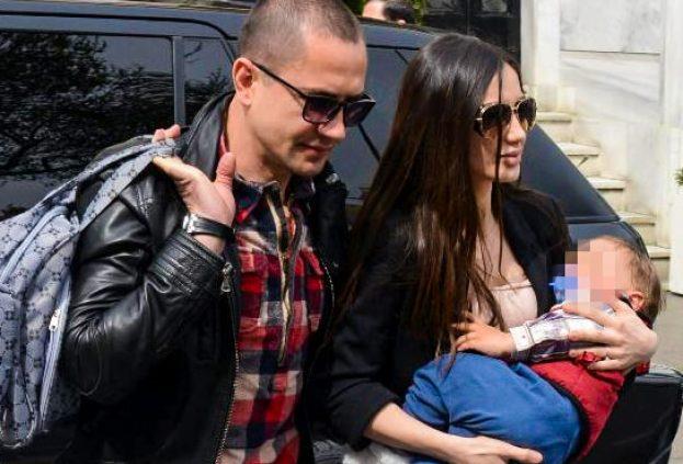 yaplan aratrmalardan sonra mahkeme, ocuklarn velayetini Yamur Sarn'tan alp baba Emre Ak'a verdi.    Pedagog ve polis ekipleri eliinde ocuklar, anne Yamur Sarn'tan alnd. ocuklarn vermek istemeyen Sarn, sinir krizi geirdi. O anlar kameralara byle yansd.