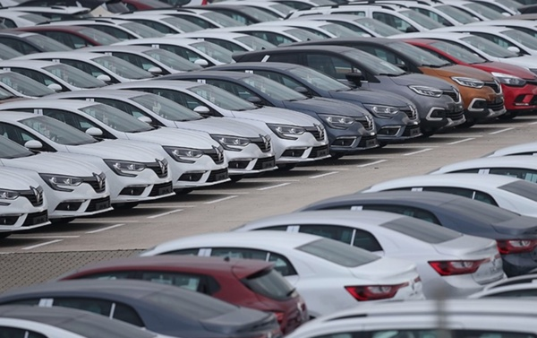 Ancak unu da hatrlatmakta fayda var, sadece sfr otomobillerde TV tevii olan 15 puanlk indirim kalkt. Yani bu da demek oluyor ki hurda indirimi ylbana kadar devam ediyor ve matrahna gre 15 bin liraya kadar indirimle arabanz satn alabiliyorsunuz.