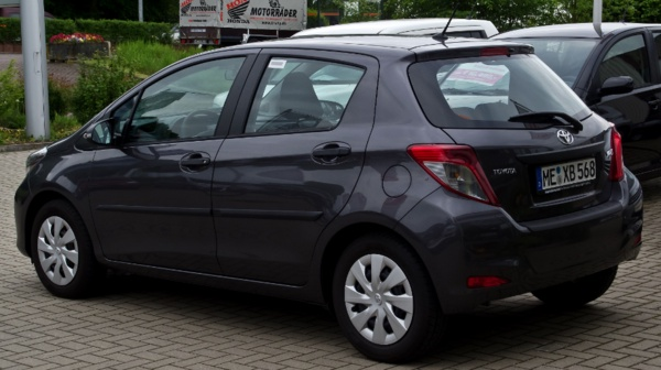 Toyota Yaris 1.0  100.500 lira