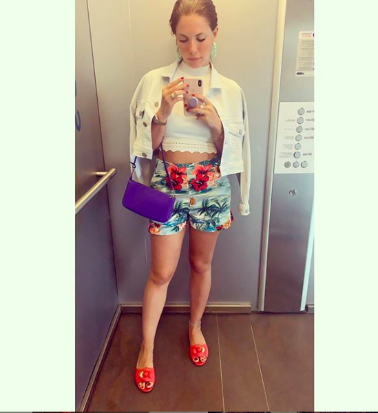 2 sezondur reyting listelerinden inmeyen bir baar salayan dizinin barol oyuncusu Eda Ece'nin tatil paylam takipilerini ok etti. Tatil dn bir poz paylaan Eda Ece'nin yank yzn grenler tanmakta zorland.