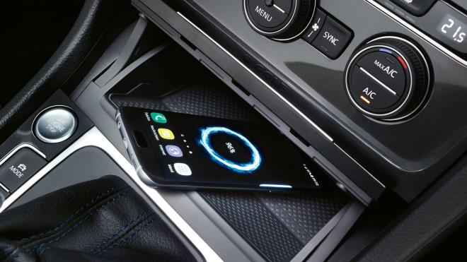 Buna ek olarak arata bulunan Sr Asistan&#8217;n sayesinde 60 km/s hzda gvenli takip mesafesini ayarlama imkan sunuyor. ve erit takip sistemi sayesinde ara, eritten kmadan yar otonom sr keyfi yaamanza olanak tanyor. Sz konusu bu zelliklerin tamamn ise dokunmatik ekran aracl ile kontrol etmenize imkan salyor.