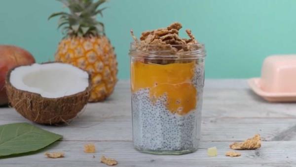 Yapl: Maden suyu, karpuz, limon suyu ve bal bir kartrcya dkp iyice kartrn. Bardaklara dkn ve bol buz ilave edin. Servis iin bardaklar nane ile ssleyin.