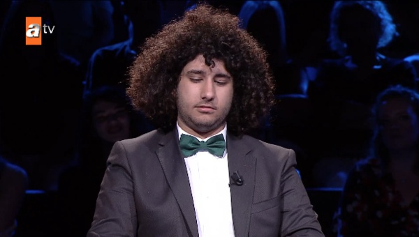 Peki ne olmutu?: Getiimiz haftalarda sezon finali yapan yarmada, en son yarmac olan Arda Ayten sayesinde 1 milyonluk soruya kadar ulalm ve milyonluk soruyu atrma hakkna ulalmt. Ancak Arda Ayten, 1 milyonluk soruyu atramamt nk sre yetmemiti.