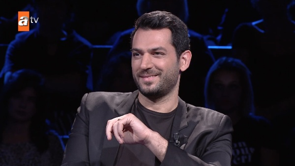 ATV ekranlarnda yaynlanan Kim Milyoner Olmak ster programnn sunucusu Murat Yldrm, sosyal medya hesabndan yapt aklamayla 1 milyonluk soruya ulamaya hak kazanan Arda Ayten'i sezon sonuna sakladklarn aklad.