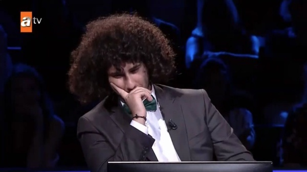 ok fazla masraf olmadn ve en ok kitaplara masraf yaptn anlatan Arda Ayten, doktor olan teyzesinin kendisine yardm ettiini syledi.