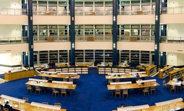 PSKOLOJ 45 BN    YKS'de eit arlk puan trnde gzde alanlar arasnda yer alan psikolojinin ortalama creti 45 bin TL. UCretler, 30 bin ile 60 bin TL arasnda deiiyor. letiim ve iletme gibi dier lisanslarda da durum benzerlik gsteriyor. retmenlik programlarndaysa cretler 30 ile 45 bin TL arasnda; ortalama 40 bin TL'yi buluyor.