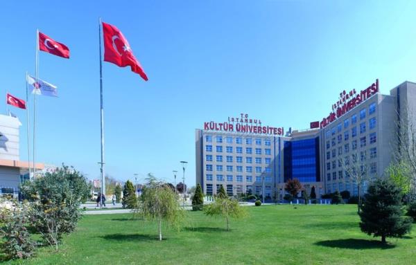 STANBUL KLTR NVERSTES 2019 FYATLARI    stanbul Kltr niversitesi&#8217;nde eitim-retim cretlidir ve yllk alnr. 2019-2020 akademik ylnda cret, Mhendislik Fakltesi iin 50.500,00 TL, Mimarlk Fakltesi ve Hukuk Fakltesi iin 52.250,00 TL, Fen-Edebiyat Fakltesi, ktisadi ve dari Bilimler Fakltesi, Eitim Fakltesi, Sanat ve Tasarm Fakltesi, Salk Bilimleri Fakltesi iin 48.000,00 TL&#8217;dir. ngilizce Hazrlk Snflarnn creti, istee bal olanlar dhil, btn blmler ve programlar iin 48.000,00 TL&#8217;dir. Adalet Meslek Yksekokulu 27.500,00 TL' dir. Meslek Yksekokulu (ikinci retim dhil) 25.500,00 TL&#8217;dir. cretlere % 8 KDV dhildir.