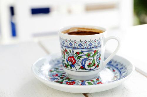 Menengi kahvesi: Daha nce kahvenin yannda itiiniz sigaralar unutun! Menengi kahvesi sigarann btn kt etkilerini vcudunuzdan temizlemeye yardmc. Gnde 1-2 fincan tketebileceiniz menengi kahvesi, sigara dumannn kapatt solunum yollarnz yeniden aar.