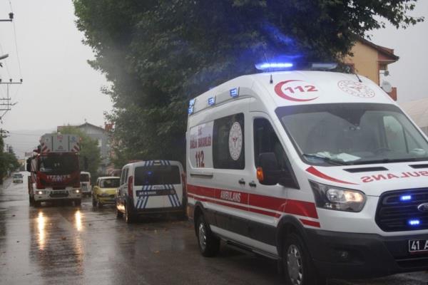 Mustafa E. yaklak 2 saat sren almalarn ardndan ikna edilip indirildi. Mustafa E.'nin polis merkezinde ifadesi alnd.