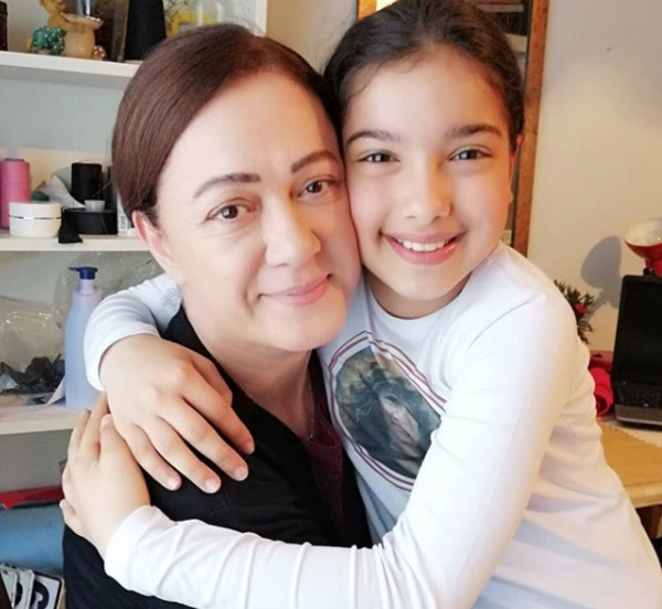 Szgn, nl bir beyaz eya firmasna, grntlerini anlamalar sona erdikten sonra izinsiz kulland iddiasyla 30 bin TL&#8217;lik tazminat davas at. Dilekede, &#8220;irket, grntleri anlama gerei 6 aylna kullanacakt. Ancak izinsiz olarak kullanmaya devam etmektedir&#8221; denildi.