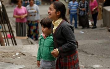 Fox TV'de yaynlanan Kadn dizisinde 'Nisan' karakterine hayat veren 10 yandaki Kbra Szgn, bir beyaz eya irketine tazminat davas at.