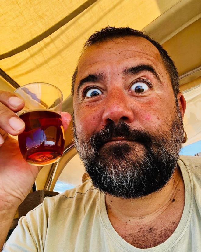 ATA DEMRER    "Bir ay m kald?"