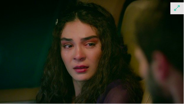 Hercai dizisi ile birlikte yldz parlayan isimlerden biri de baroldeki Reyyan karakterine hayat veren Ebru ahin oldu. stanbullu Gelin'de Burcu karakteri ile dikkat ekmeyi baaran Ebru ahin, Hercai dizisi ile zirveye yerleti ve baarl oyunculuk performas ile ksa srede adndan sz ettirdi.