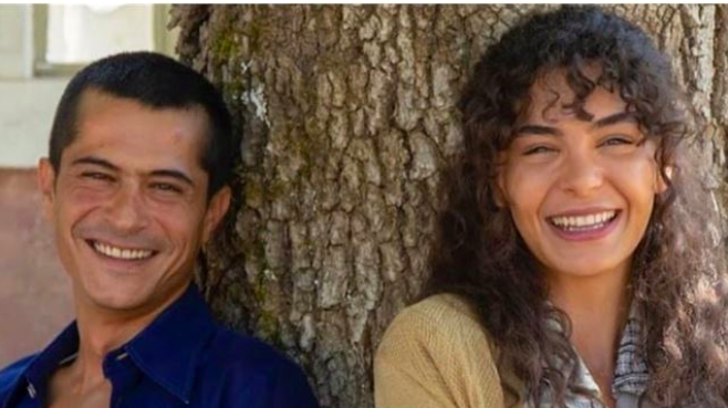 Dizinin sezon aras vermesini frsat bilen Ebru ahin ksa bir tatilin ardndan soluu yeniden setlerde ald ve uursuz Ak  filmi iin kamera karsna geti. smail Hacolu ile barol paylaan Ebru ahin'in deiimi grenler artt. Reyyan karakteriyle tamamen farkl bir karaktere brnn Ebru ahin'i gren tanyamad.