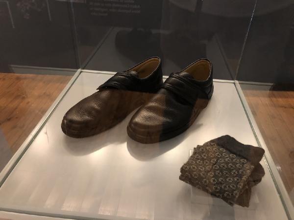 Trke iin Ankara'da da zel olarak bir heykel yapld. Ziyaretiler, mzede Trke'in kendi sesinden, kurultaylarda yapt konumalar dinleme frsat da buluyor. Mzenin kapsna 9 k ve 9 kurdu temsil edilen bir figr izildi.