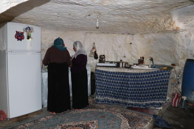 "Devletimiz sa olsun, her eyimiz var"         Kara, memleketinde mutlu bir yaam srdn dile getirerek, kyde, mezrada herkesin birbirini tandn, selamlatn, akrabalar, hemehrileri ile bir arada olduunu aktard.