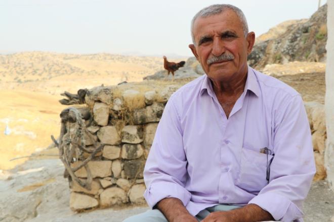 Doduu evde doal bir yaam sren, yaknlarda yine maaradan dzenlenen bir evde yaam sren aile ile komuluk yapan Kara'nn arzusu, mrnn sonuna kadar memleketinde yaamak.