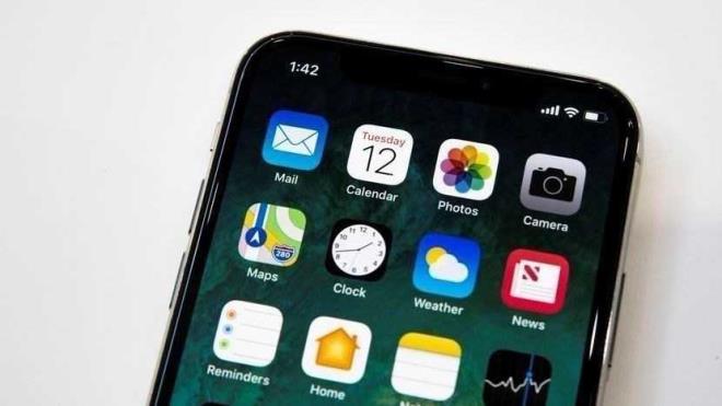 Gece Modu'nun yine iOS 13 ile birlikte aktif hale gelmesi beklenirken, telefonlar bu modda daha az bataryadan g harcayacak; daha az gz yoracak. Bu modun saate duyarl olaca dnlrken, kullanclar manuel olarak da gece moduna gei yapabilecek.