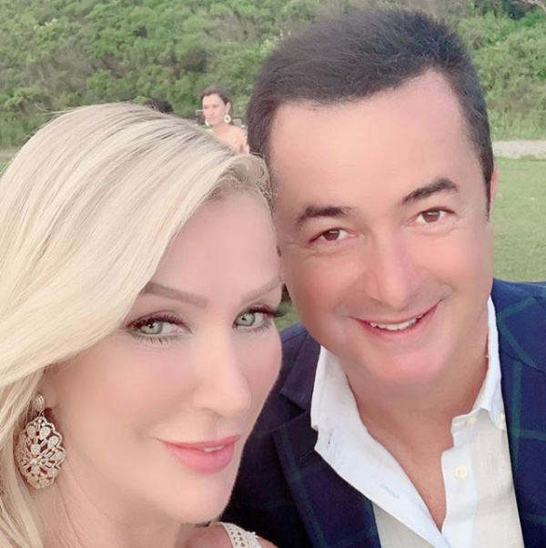 Onur Byktopu'nun yerine geerek Yemekteyiz yarmasnn sunuculuunu stlenen Seda Sayan, ''Acun'un tuzana dtm'' diyerek bomba bir itirafta bulundu.