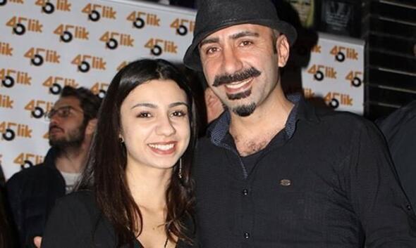 "Madem bu kadar olay yaand, niye kimse ona 'Byle bir adamla ne iin var?' demedi. Ben ne olduunu aklyorum; Gzde Hanm'n kiiye baml hasta raporu var, srekli kulland ilalar var. Ailesi de perian. Defalarca birlikte doktora gittik. Bana "Ya benim olacaksn ya da kimsenin olmayacaksn" dedi. Doktor bile "Sizi ldrebilir, alkol almasn ve ilalarn dzenli kullansn" diyerek bizi uyard."