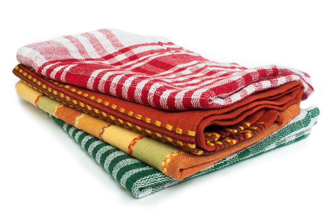 Benmari ilemi yapmanz gerekiyorsa nce alttaki tencerenin tabanna bir havlu yerletirin ardndan suyu koyun. Suyun kaynayp kenarlardan tamasn nleyen bu teknik her seferinde iinize yarar.