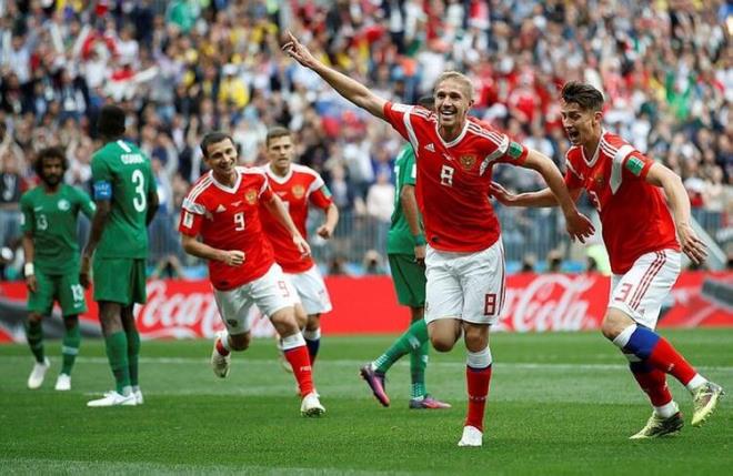 Bir futbolcu elle gol atarsa, ister kasti oynam olsun isterse arpma olsun, atlan gol bundan byle iptal edilecek.