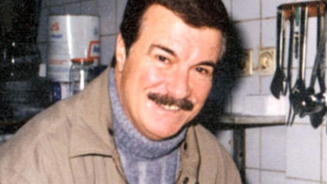 Uzun sredir hastanede tedavi gren Yeilam'n nl isimlerinden Yaln Glhan hayatn kaybetti. Uzun bir sredir zel bir hastanede tedavi gren Yaln Glhan, demans hastalyla mcadele ediyordu.