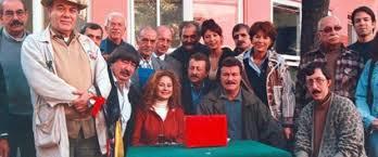 Uzun bir sredir zel bir hastanede tedavi gren Yaln Glhann vefatyla ilgili konuan Mjdat Gezen, Hem asker arkadamd hem sinema ve dizilerden rol arkadamd. ok sevdiim dostumu kaybettim. ok zgnm. zel bir hastanede tedavi gryordu diye konutu.