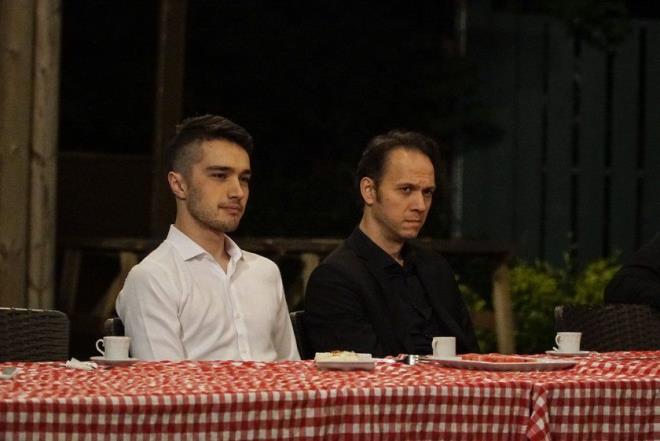 Medya kulislerinde dolaan bir haber ise dizinin hayranlarn ikiye bld. ddialara gre Ay Yapm yeni sezonda dizinin mzikleri iin MERO'ya teklif gtrd ve MERO bu teklifi kabul etti.