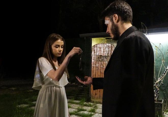 Daha ilk blm ile farkl senaryosu ve alk toplayan oyunculuklar ile rakiplerinden syrlan, reyting baars ile de Show TV'nin yzn gldren dizi ukur'un 3. sezonu iin artk heyecanl geri saym balad.