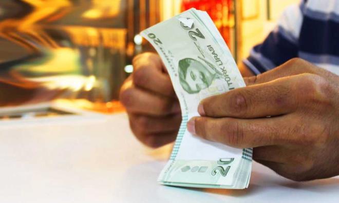 5- AKRABAYA 1.384 LRA: Hasta ve yal olduu iin rapor alp bakma muhta olduu tespit edilen kiilerle, ayn at altnda yaayanlara, evde bakm ayl deniyor. Bu deme aylk 1384 liraya kt.